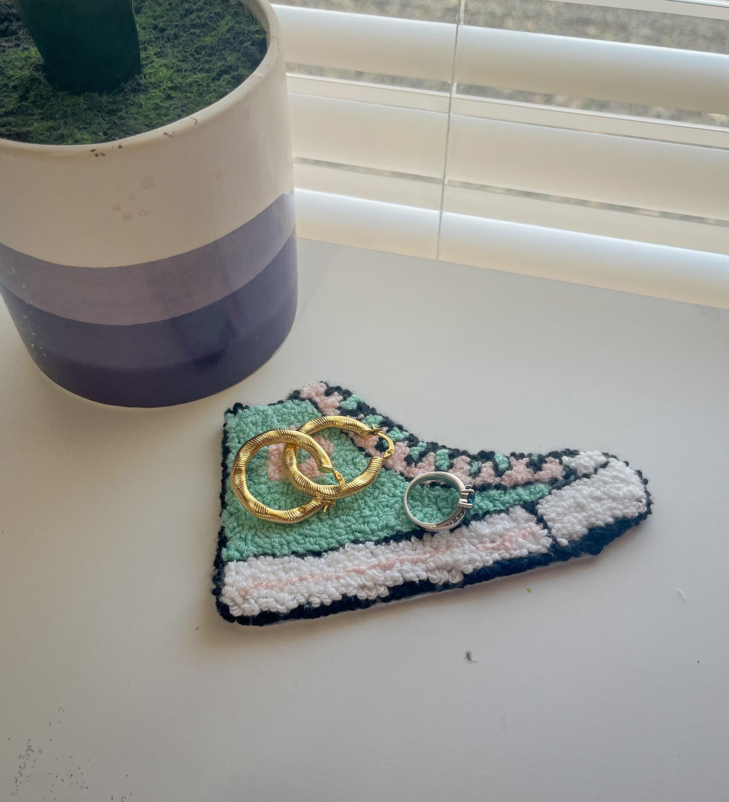 Punch needle mug rug